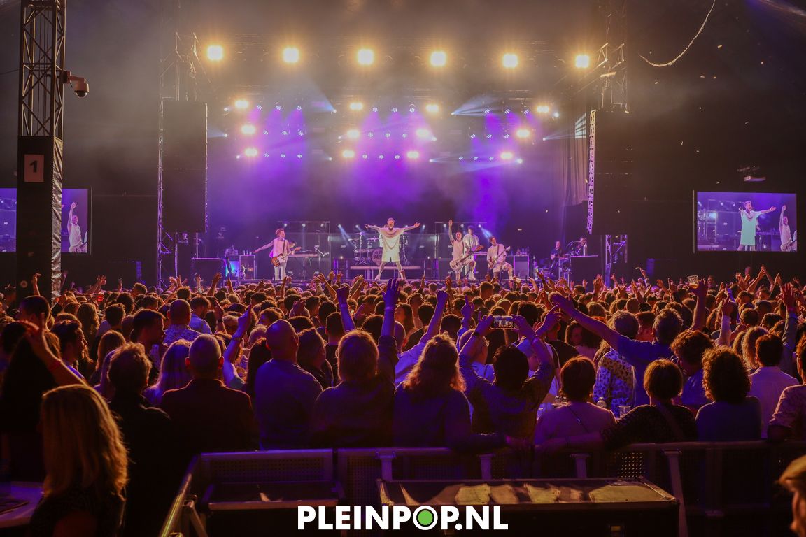 THE DIRTY DADDIES     (48)